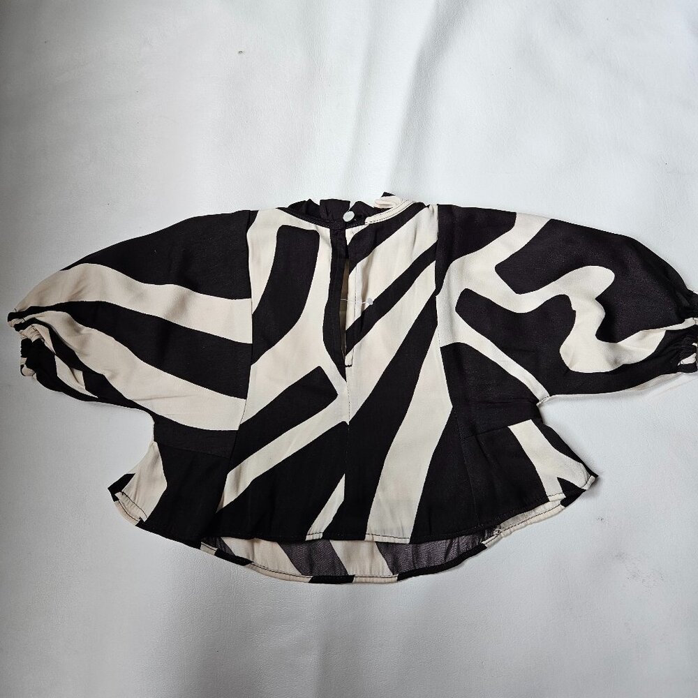 Banana Republic Baby Ruffle Neck Top - Picture 2 of 7